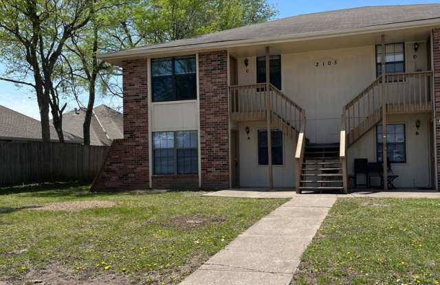 2105 SW 8th St photos photos