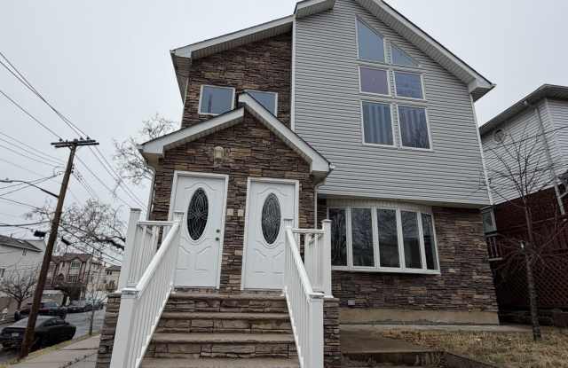 47 Rockwell Avenue unit: 1 photos photos