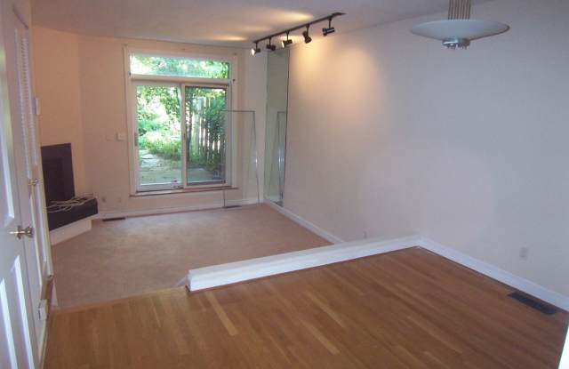 2209 Ontario Road, NW Gallery 3