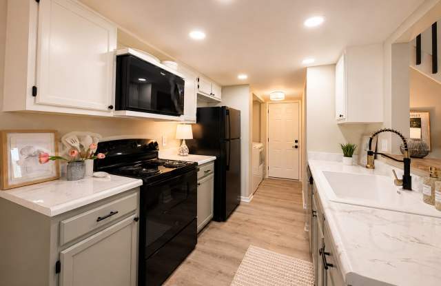 5936 Sawmill Woods Drive Gallery 2