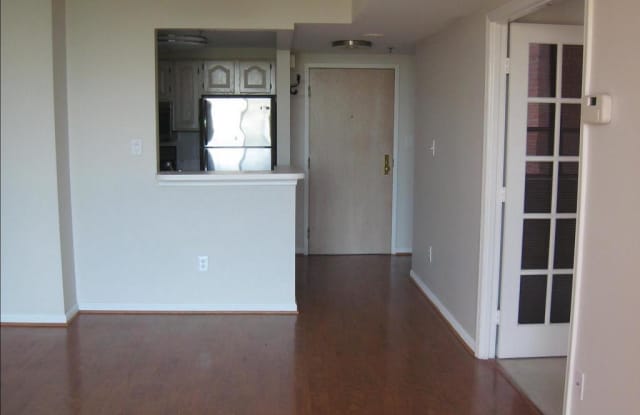 4808 MOORLAND LN #PH-1208 Gallery 3
