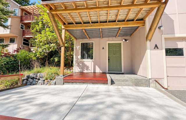 Charming 1-Bedroom Apartment Surrounded by Arcata Redwoods Gallery 1