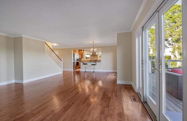 206 California St Apt B Gallery 4