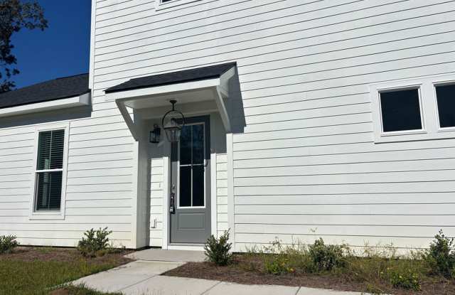 Available December 8th. Beautiful 3 BR/2.5 BA New Construction Available in Verdier Pointe! Gallery 4