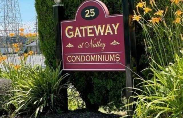 25 River Rd - 25 River Road, Essex County, NJ 07110