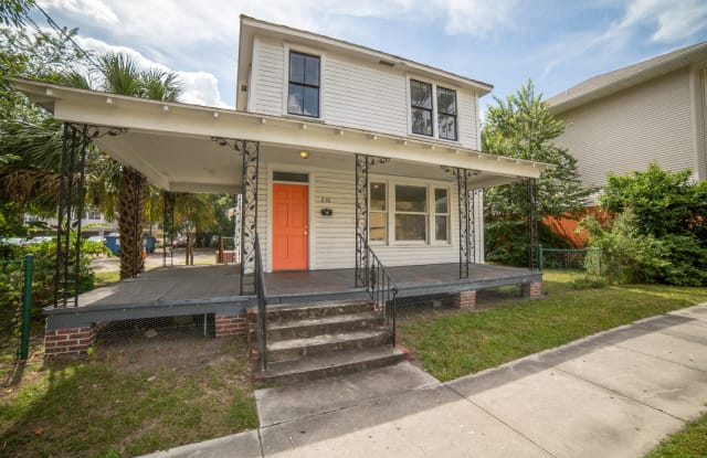 210 NW 15th St - 210 Northwest 15th Street, Gainesville, FL 32603