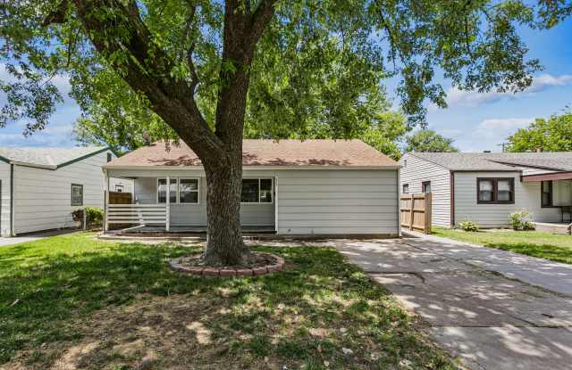 633 N Clayton Ave photos photos