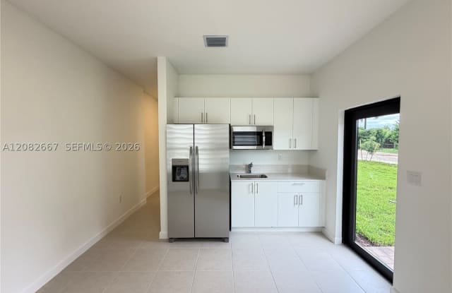 19111 SW 315 St Gallery 1