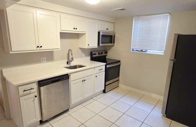 Super Spacious  Updated 1-Bed, 1-Bath Apartment -Just 2 blocks away from University of Denver!!! photos photos
