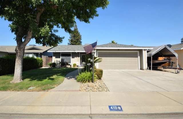 Single story near freeway access and major shopping! Gallery 1