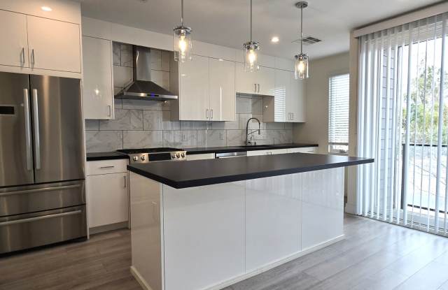 506 South Hardy Drive - 1007 photos photos