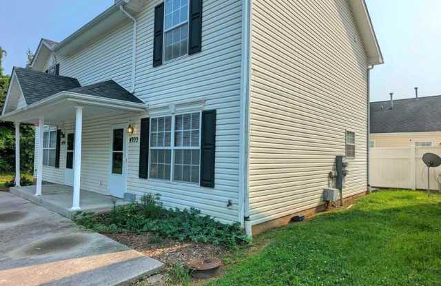 Updated 2br/1.5ba condo in heart of North Knoxville photos photos