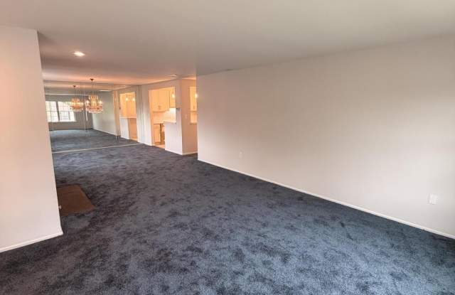 36 Racquet Road Gallery 2