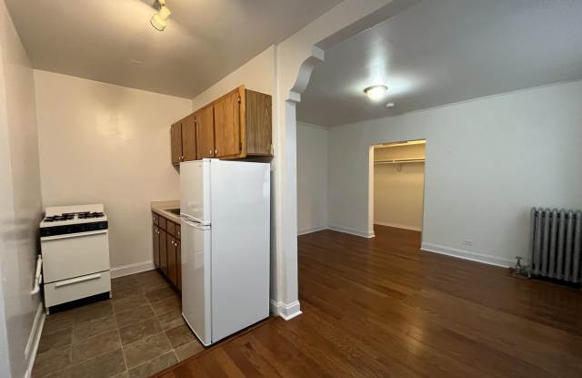 4060 North Kenmore Avenue Gallery 3