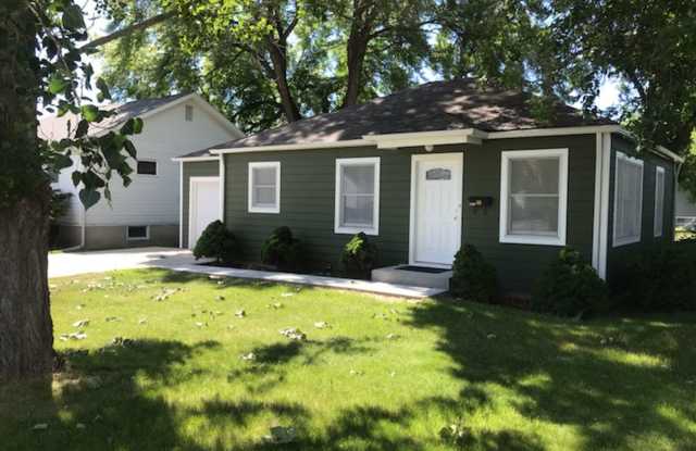 Gorgeous centrally located 2 bedroom, 1 bath with garage! photos photos