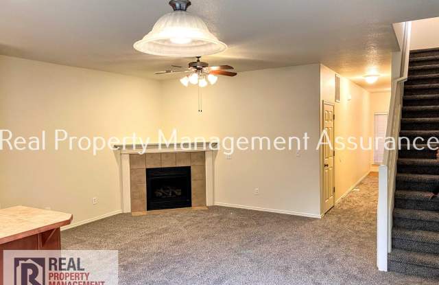 Spacious 3-Bedroom Beaverton Home with Gas Fireplace, Fenced Yard & Garage Gallery 3