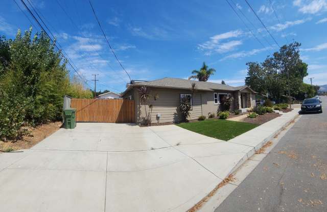 Beautiful upgraded home near campus! Gallery 1