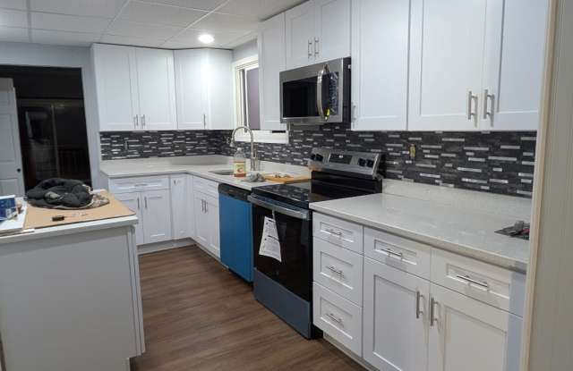 1010 Eisenhower Way - 1010 Eisenhower Way, Monroe County, PA 18466