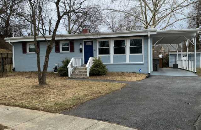 Fully updated 4BR 3BA single family rambler in Twinbrook Forest photos photos