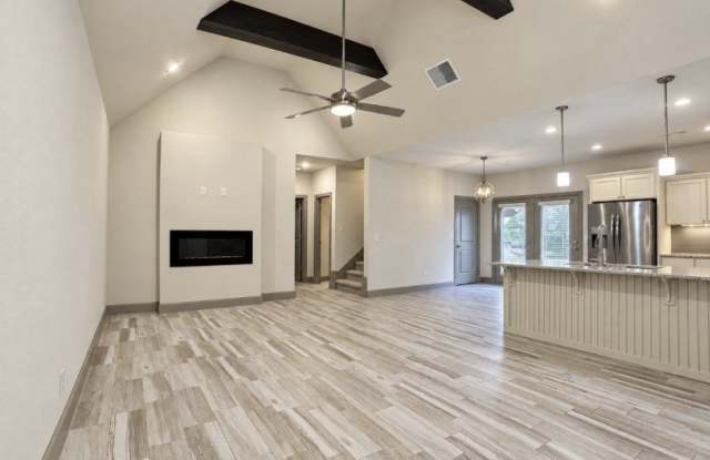 1802 SW Riverstone Road Gallery 4