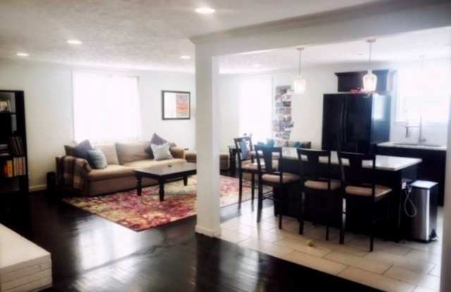 2003 Rose Cliff Dr Unit A Gallery 2