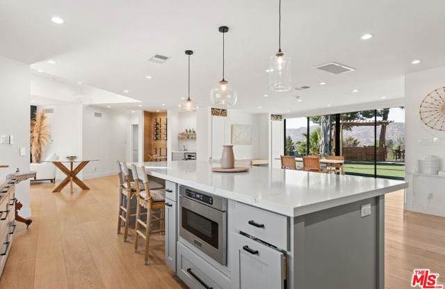 8547 Shoup Avenue photos photos