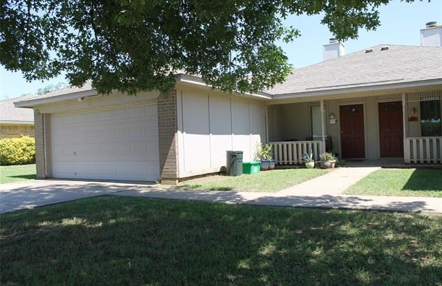 305 E Vine Street - 305 East Vine Street, Keller, TX 76248