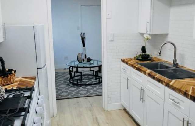 "Brand new" Cottage! 1-BR + den, totally remodeled! photos photos
