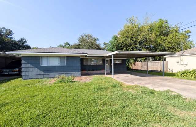 3265 East Drive, Groves, TX 77619 Gallery 1