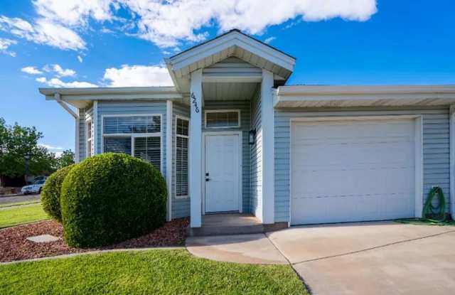 Cozy 3 Bedroom Home. Dog Friendly! photos photos