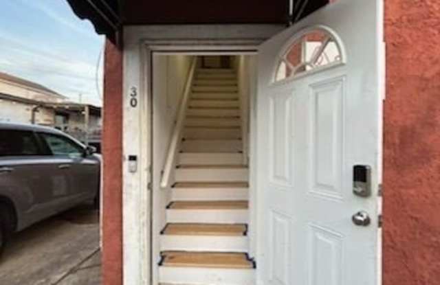 30 E Johnston Street Gallery 2