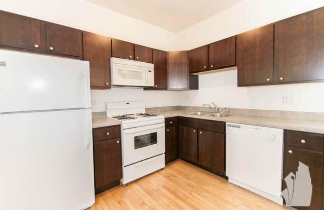 2919 West George Gallery 3
