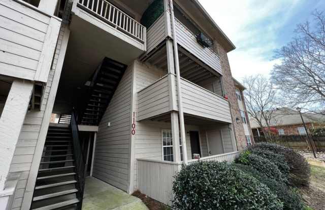 1101 Chapel Creek Dr - 1101 Chapel Creek Drive, Hoover, AL 35226
