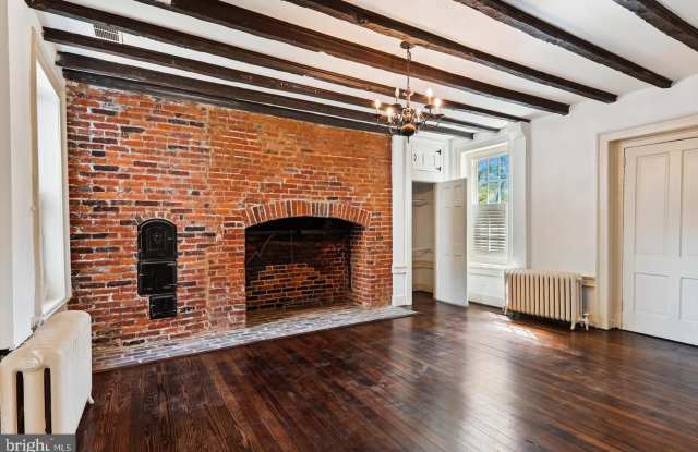 407 N WASHINGTON Street Gallery 2