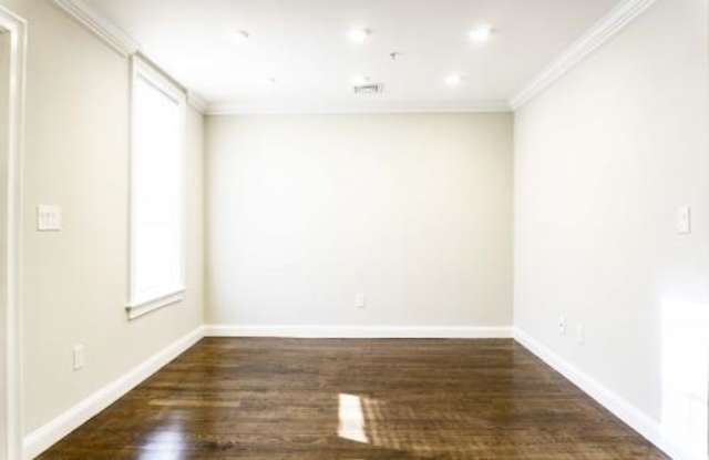 78 Morris Gallery 3