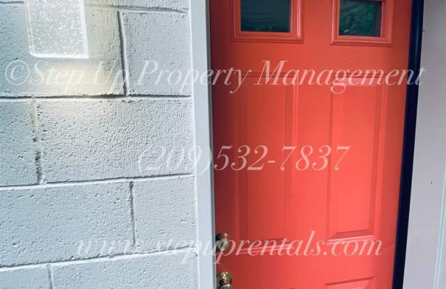 Private and Spacious Studio Near Downtown Sonora Gallery 3