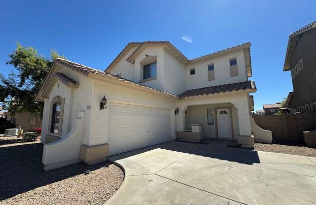 * $400 off move-in! Call today!!* Spacious 3 Bed Home with Office in Glendale - 2 Car Garage - Fresh Updates photos photos
