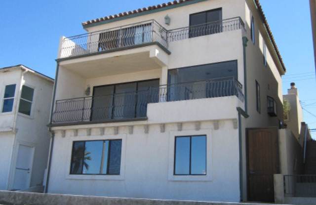 Ocean Front 2 bed, 2 bath top floor unit - 1014 The Strand, Manhattan Beach, CA 90266