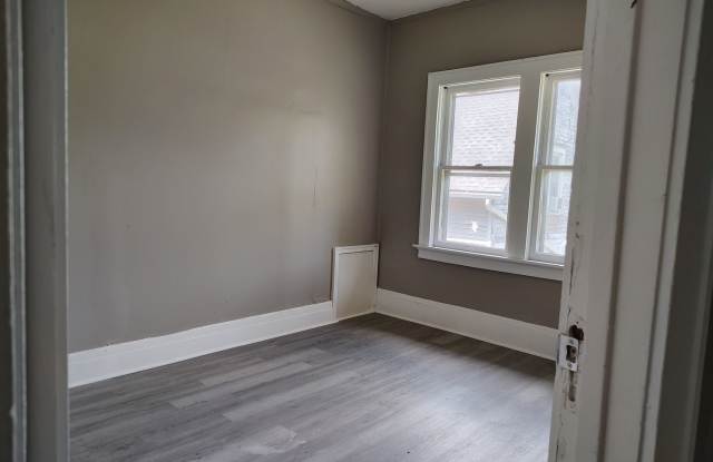 2338-40 N 15th Gallery 1