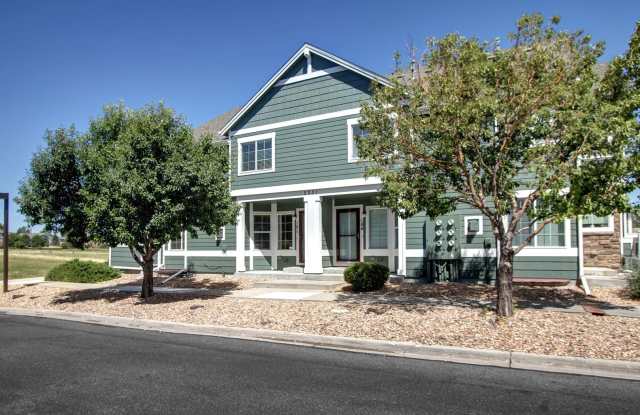 Rare Sapphire Pointe 2 bed townhome for lease great location in Castle Rock. photos photos
