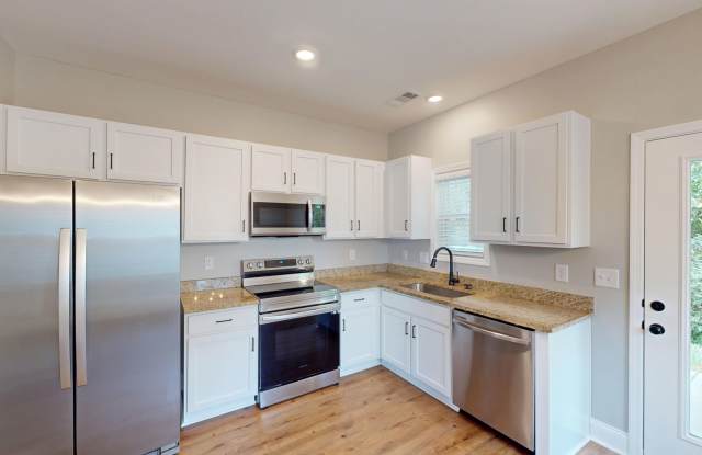 Get $1000 Off Your First Month- 2 Bed/2.5 Bath Townhome With Flex Room! photos photos
