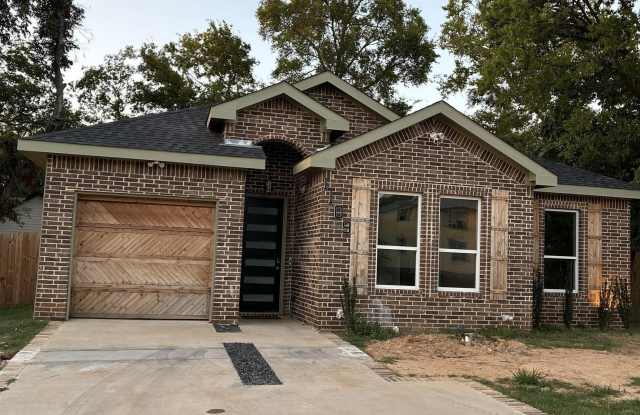 1109 W Front St. photos photos
