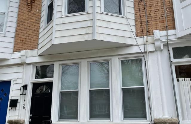 136 E HARTWELL LANE - 136 East Hartwell Lane, Philadelphia, PA 19118