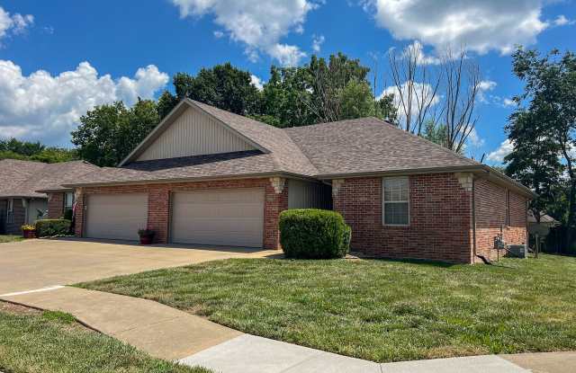 NEW LUXURY DUPLEX in the sought-after Southwest area of Springfield is now available! photos photos