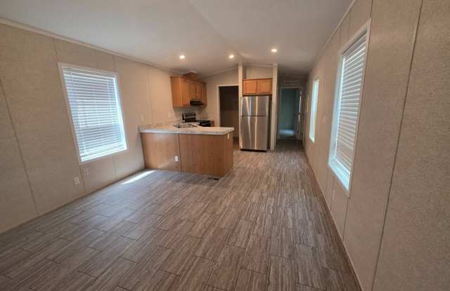 2238 E Maywood Gallery 1