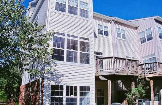 7302 Hampton Manor Pl Gallery 3