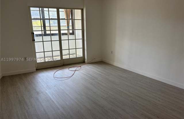10854 N KENDALL DR Gallery 4