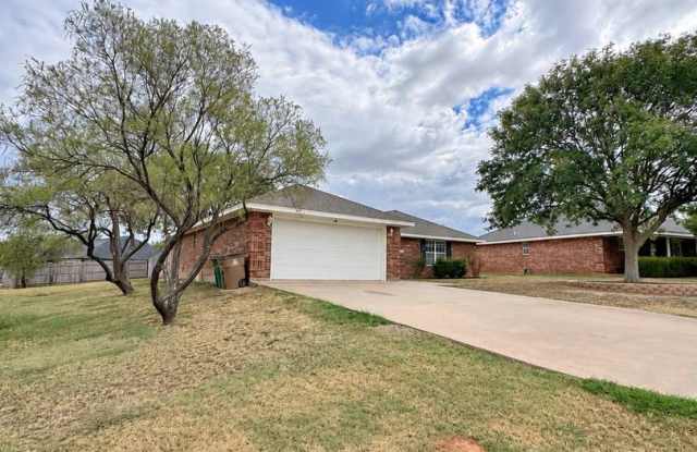 NOW AVAILABLE - Charming Home In The Bluffs! Gallery 3