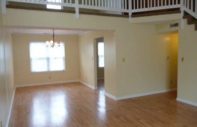 7758 WIND RUN Circle Gallery 3