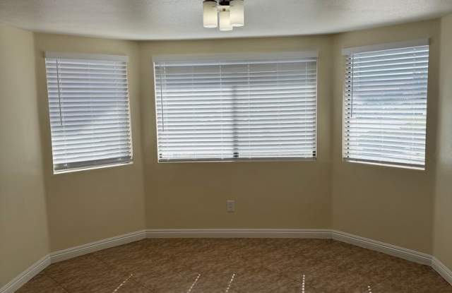 3 Bedroom in the community of Silver Lakes Gallery 4